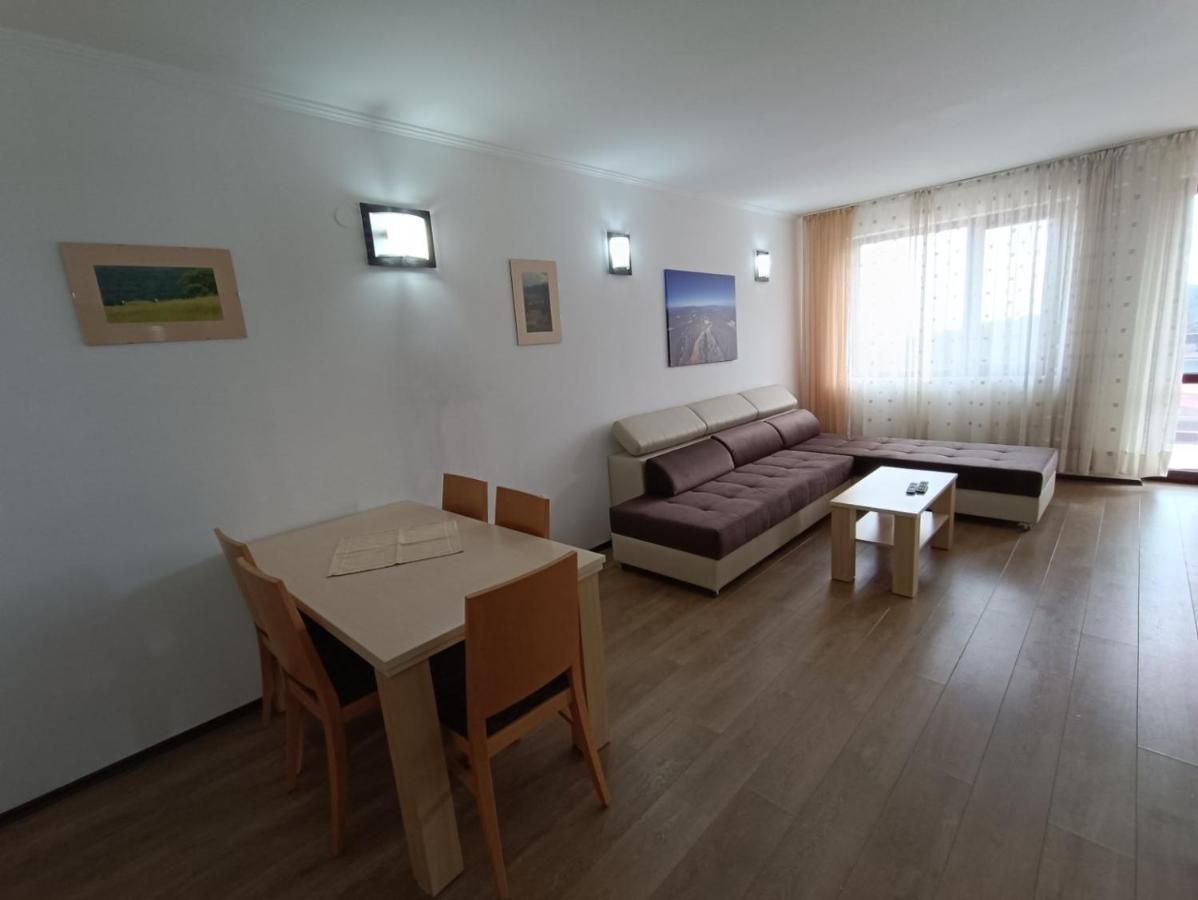 Viva 6 Apartment In Hotel Stenata ปอมโปโรโว ภายนอก รูปภาพ